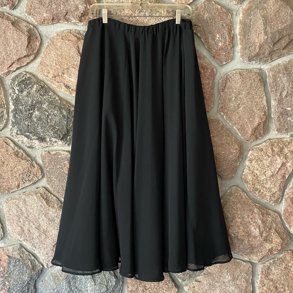 Beautiful long black full skirt. Hand made! - Picture 1 of 5
